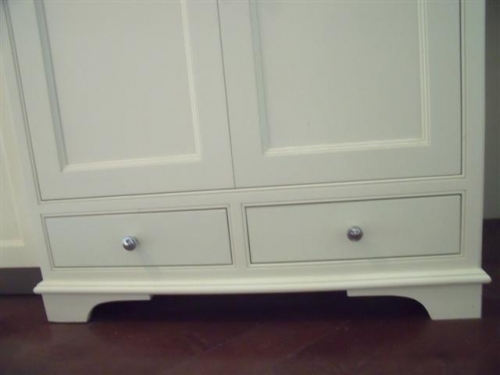 Corner Base Feet with Moulding on Top